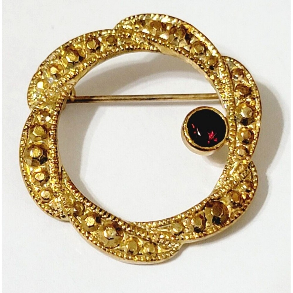 Simple Vintage Gold Tone Round Textured with Garnet Red Rhinestone Brooch/Pin